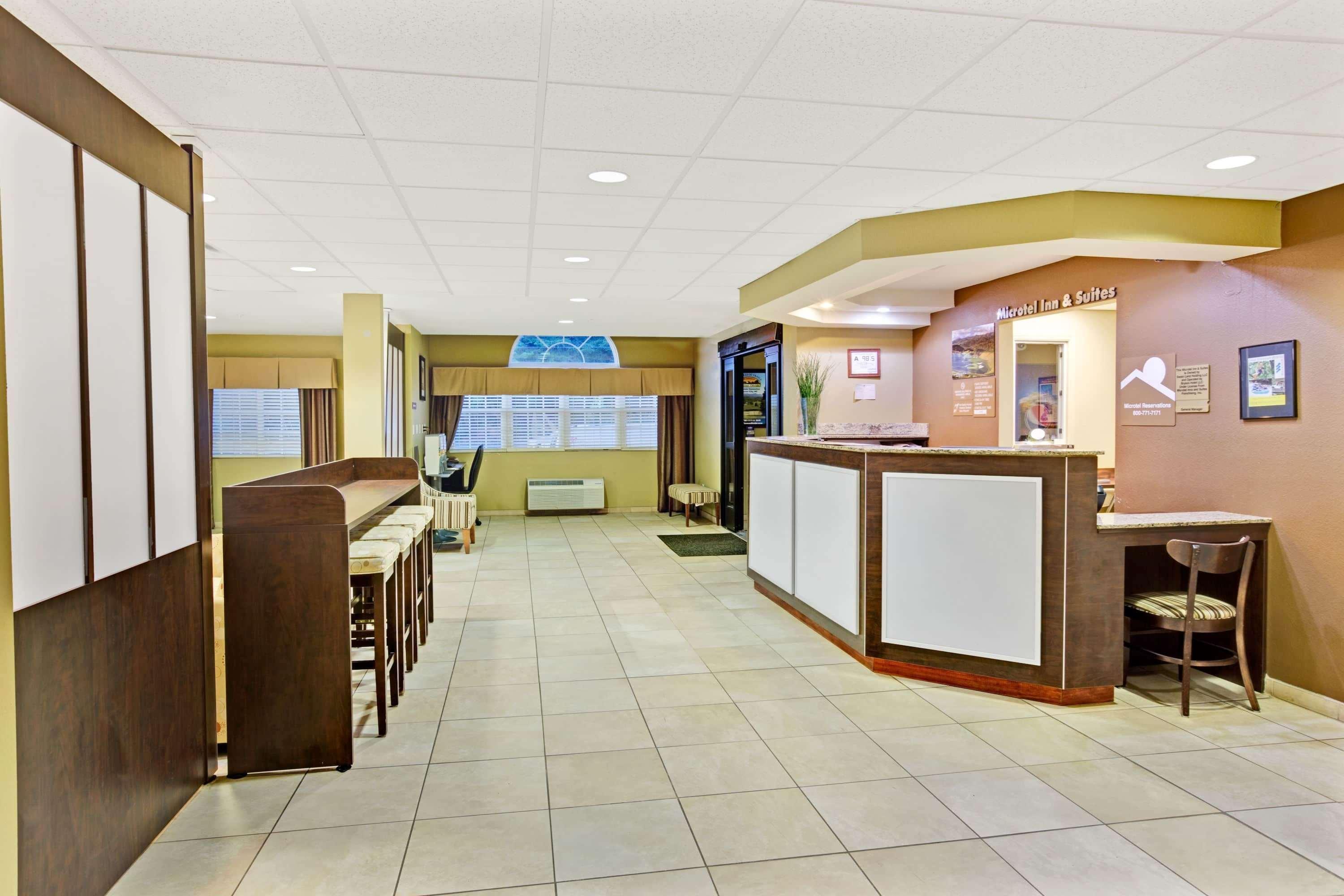 Microtel Inn & Suites By Wyndham Bryson City Extérieur photo